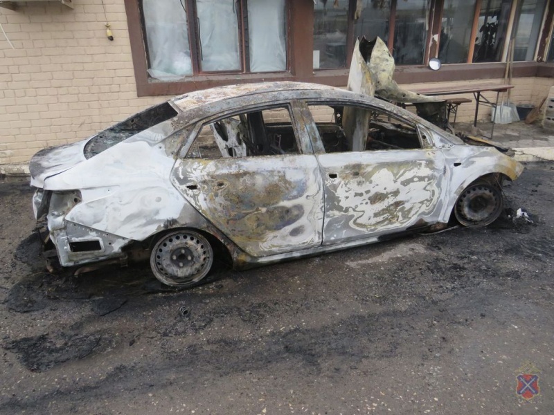 В Городищенском районе Волгоградской области отец поджег автомобиль сына